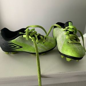 Umbro size 8K soccer cleats